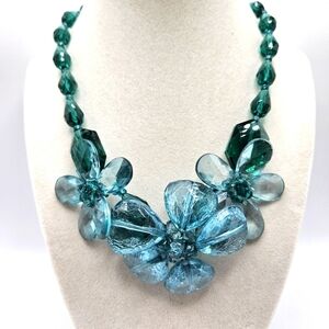 VINTAGE Erica Lyons Aqua Beaded Plastic Flower Statement Necklace